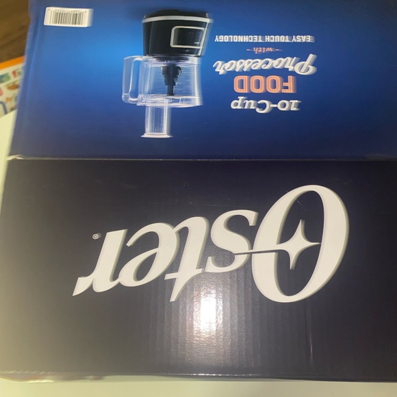 Brand new Oster 10-cup food processor - Picture 4 of 6